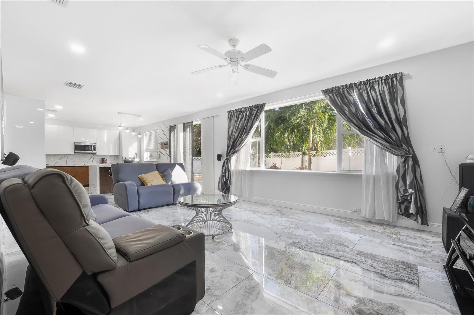 9526 NW 52nd Place, Coral Springs, FL 33076 — zdjęcie 4