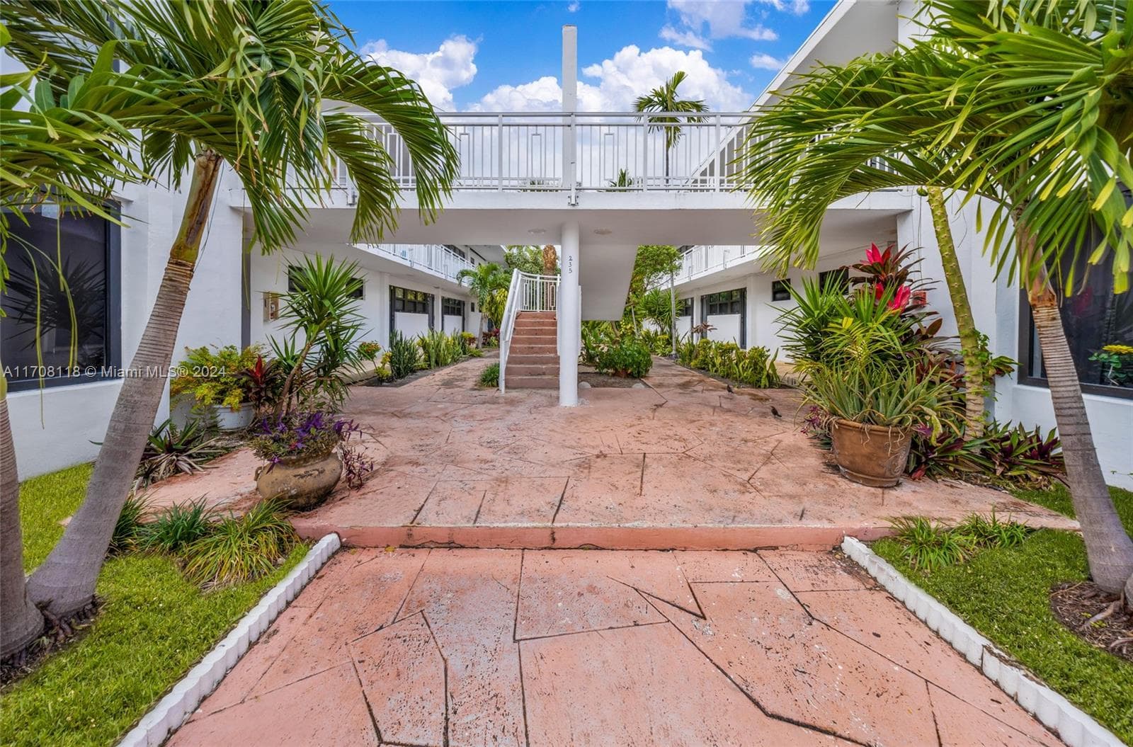 235 78th St, Miami Beach, FL 33141 — zdjęcie 4