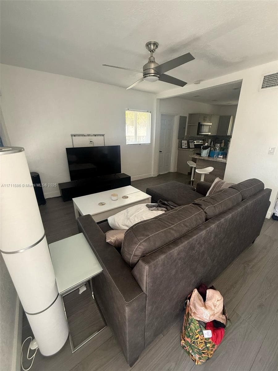 241 NW 34th Ter, Miami, FL 33127 — zdjęcie 3
