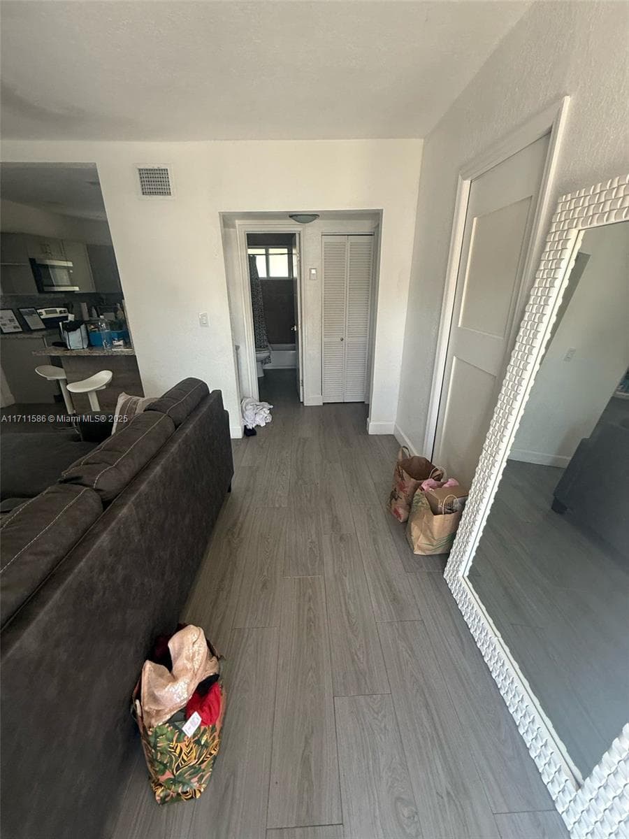 241 NW 34th Ter, Miami, FL 33127 — zdjęcie 4