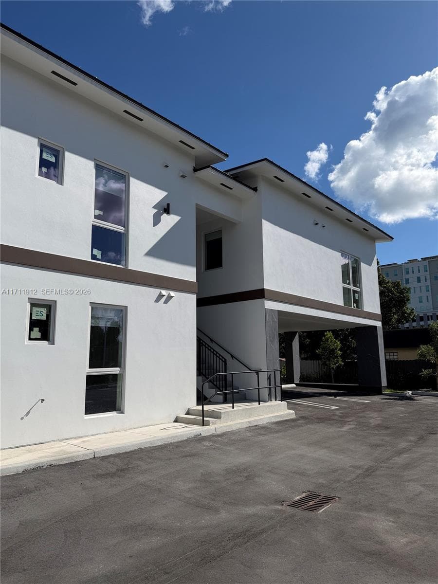 210 SE 10th St, Hallandale Beach, FL 33009 — zdjęcie 4