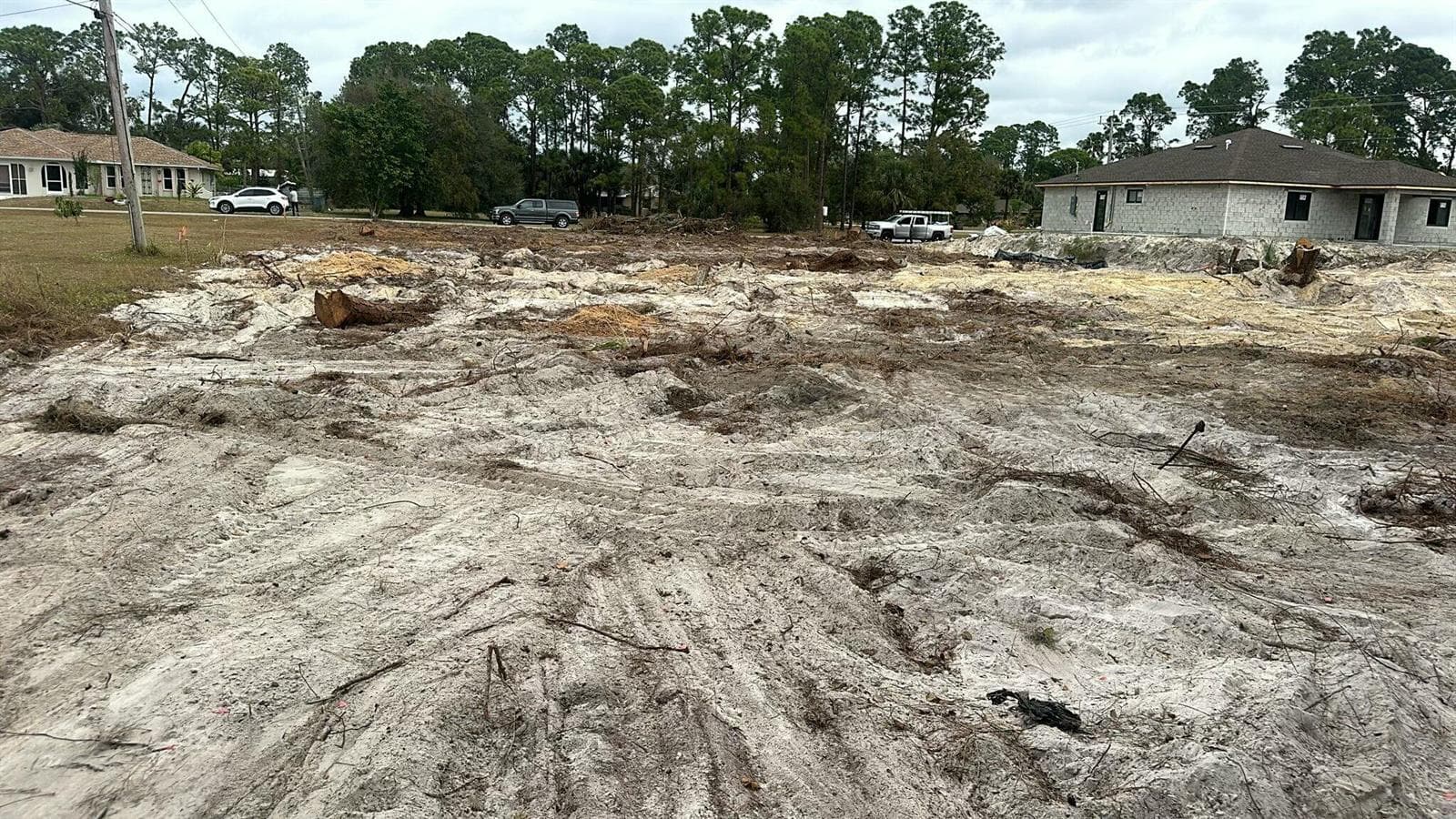 21 Mcarthur Avenue, Lehigh Acres, FL 33936 — zdjęcie 2