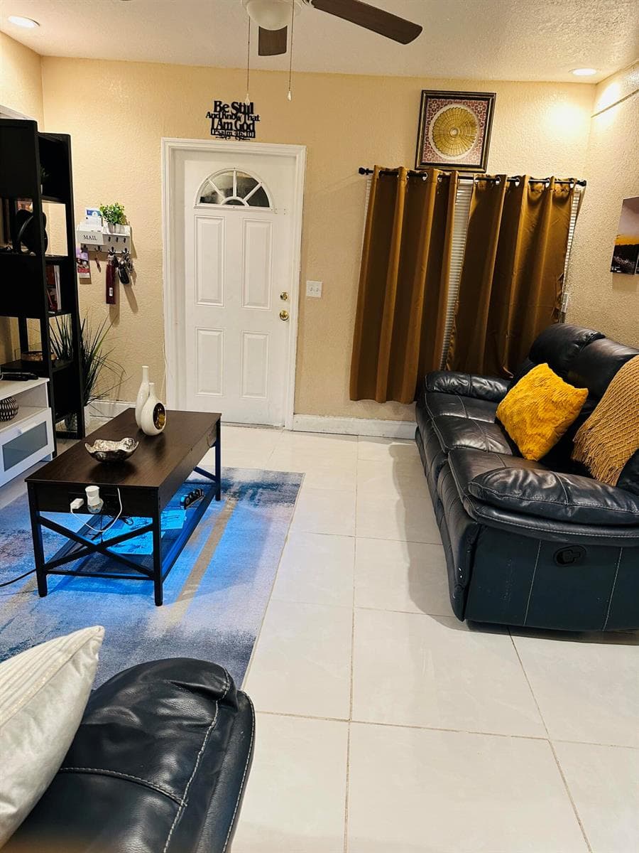 833 Briggs Street, West Palm Beach, FL 33405 — zdjęcie 2