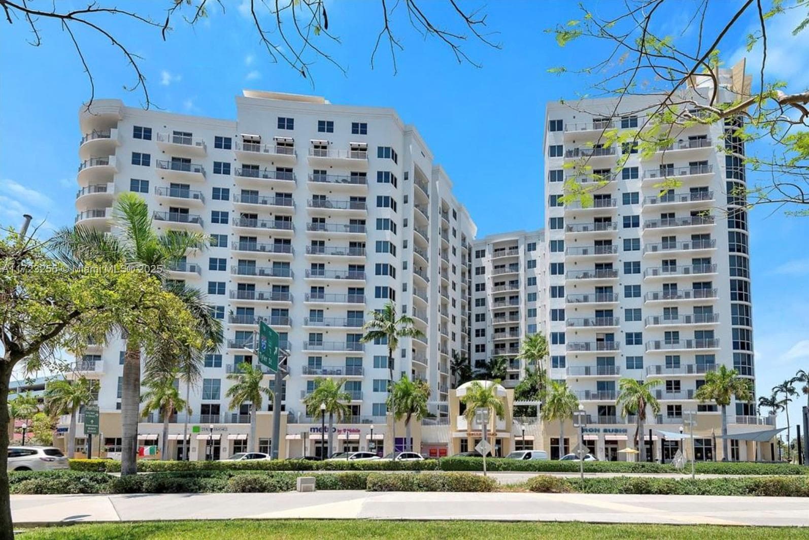 1830 Radius Dr # 810, Hollywood, FL 33020
