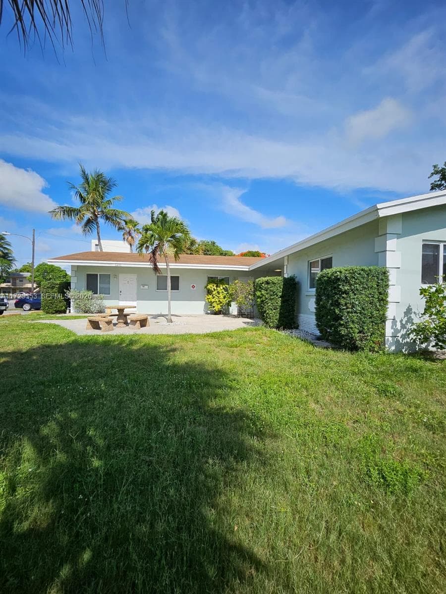 1231 NE 23rd Ave, Pompano Beach, FL 33062 — zdjęcie 2