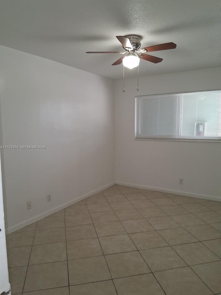 1231 NE 23rd Ave, Pompano Beach, FL 33062 — zdjęcie 4