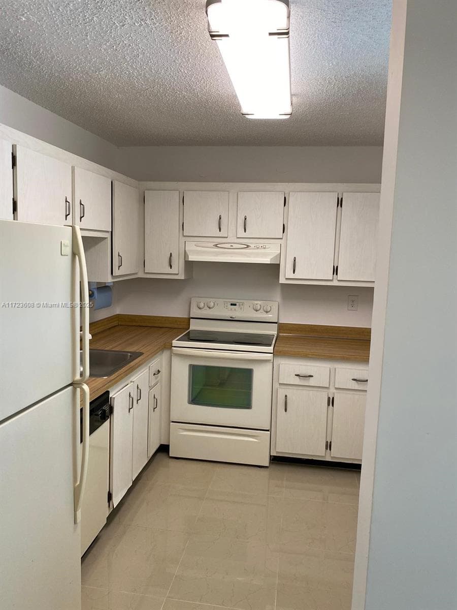 1800 SW 81st Ave # 1407, North Lauderdale, FL 33068