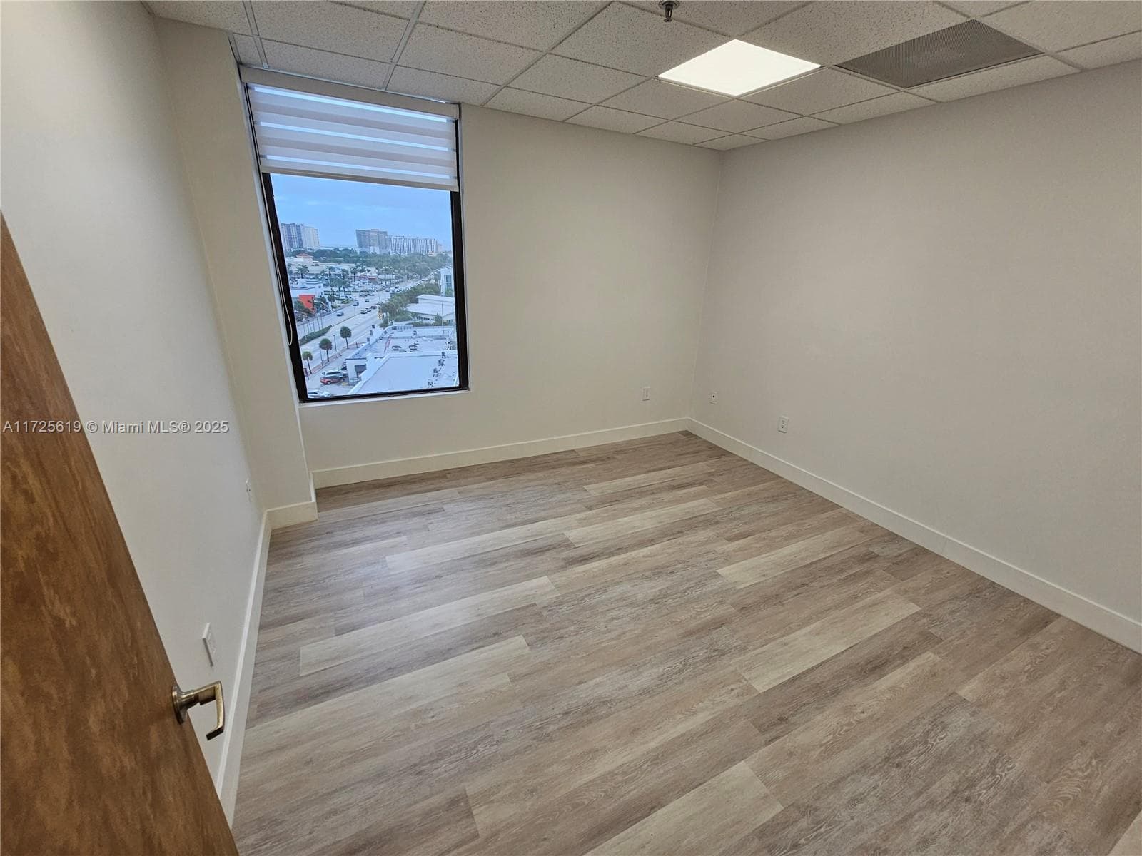 12550 Biscayne Blvd # 800-4, North Miami, FL 33181 — zdjęcie 5