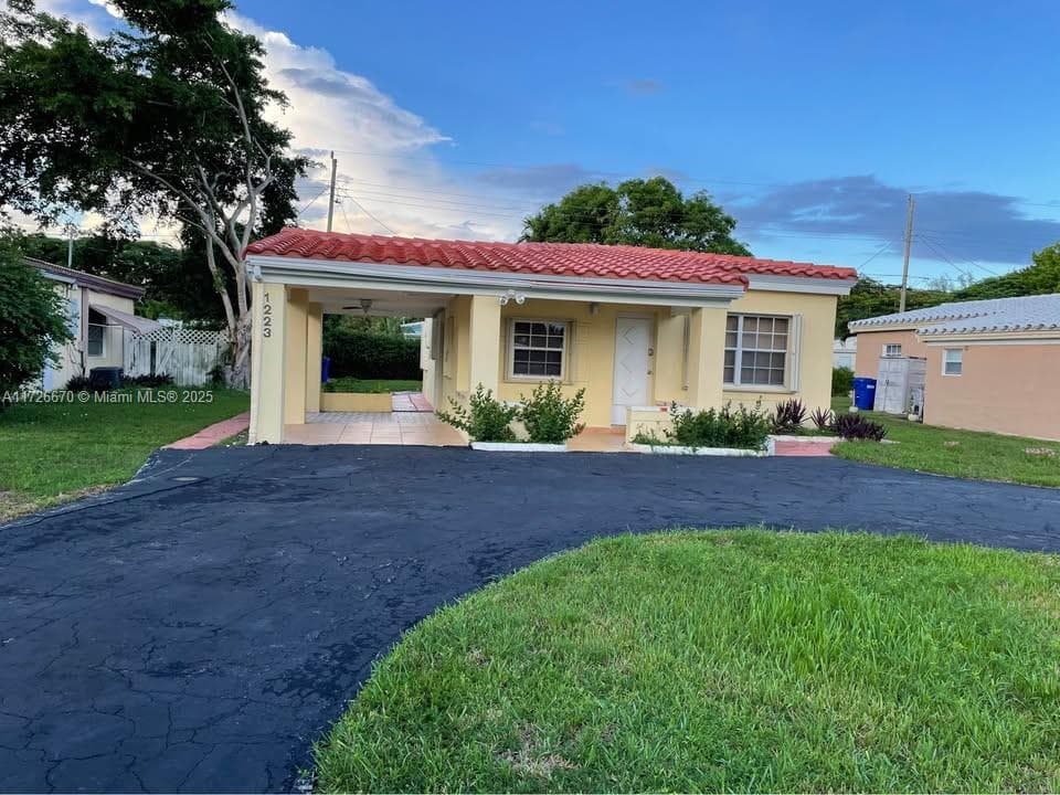 1223 NE 181st St, North Miami Beach, FL 33162 — zdjęcie 3