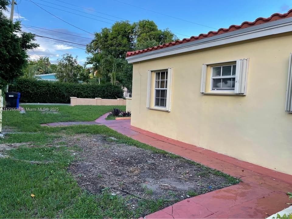 1223 NE 181st St, North Miami Beach, FL 33162 — zdjęcie 4