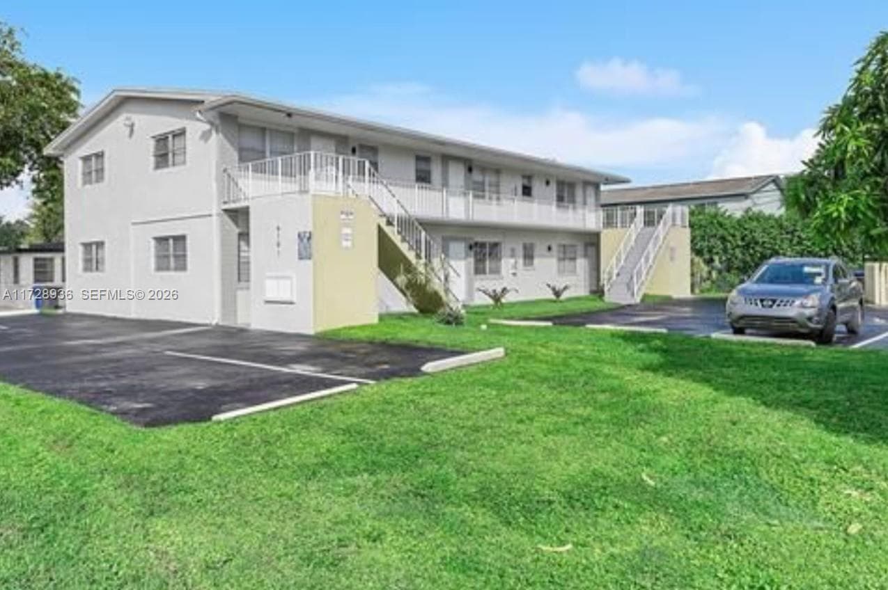6101 Garfield St, Hollywood, FL 33024