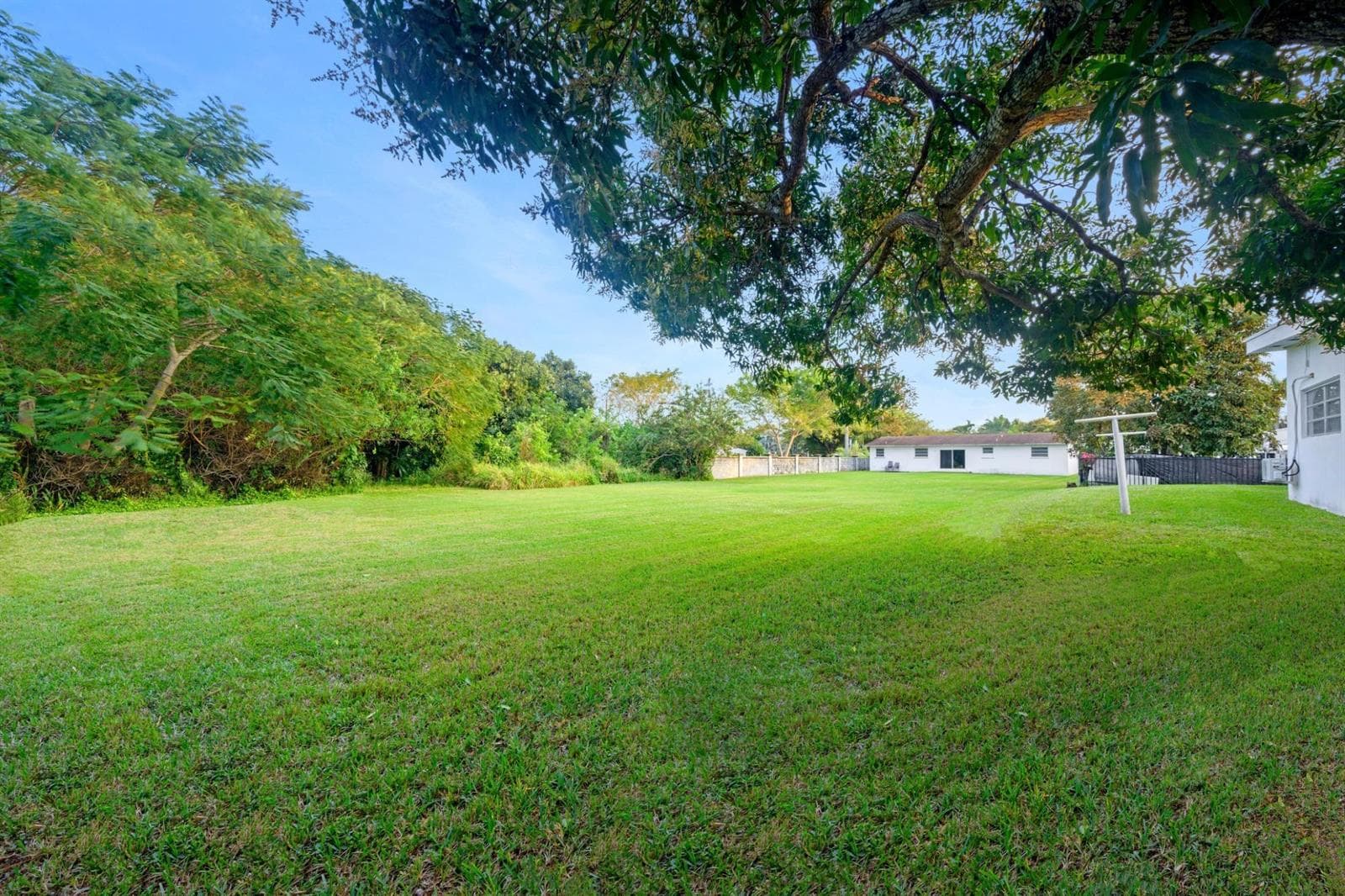 13945 N Miami Avenue, Miami, FL 33168 — zdjęcie 2