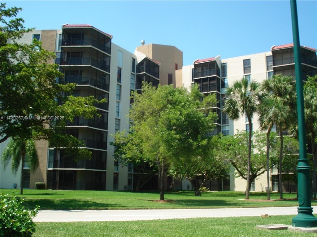 3101 N COUNTRY CLUB DRIVE # 306, Aventura, FL 33180