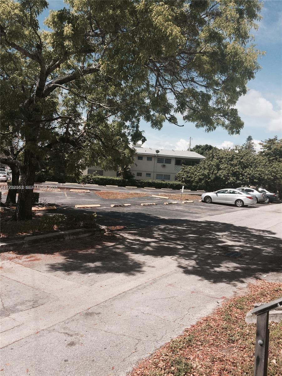 1948 NE 123rd St # 105, North Miami, FL 33181 — zdjęcie 4