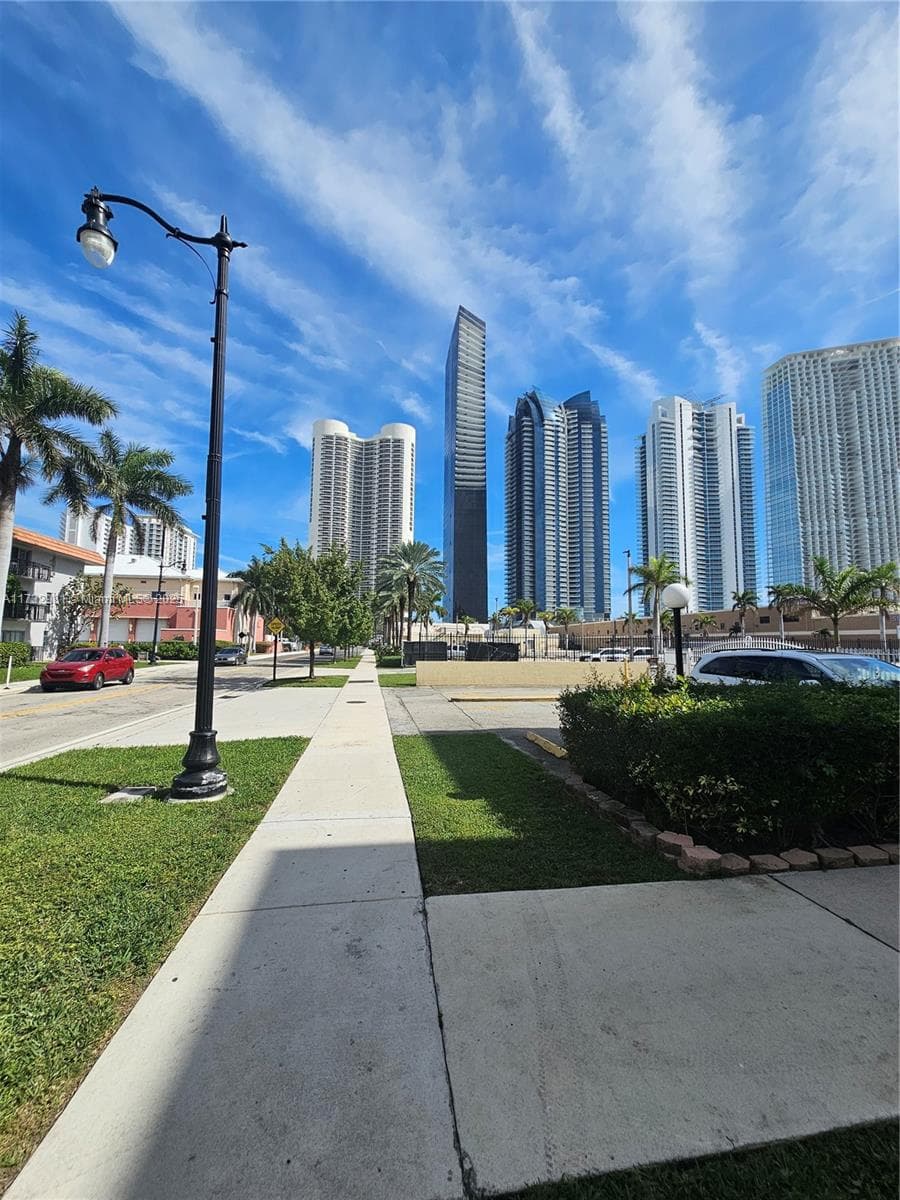 200 172nd St # 102, Sunny Isles Beach, FL 33160 — zdjęcie 3