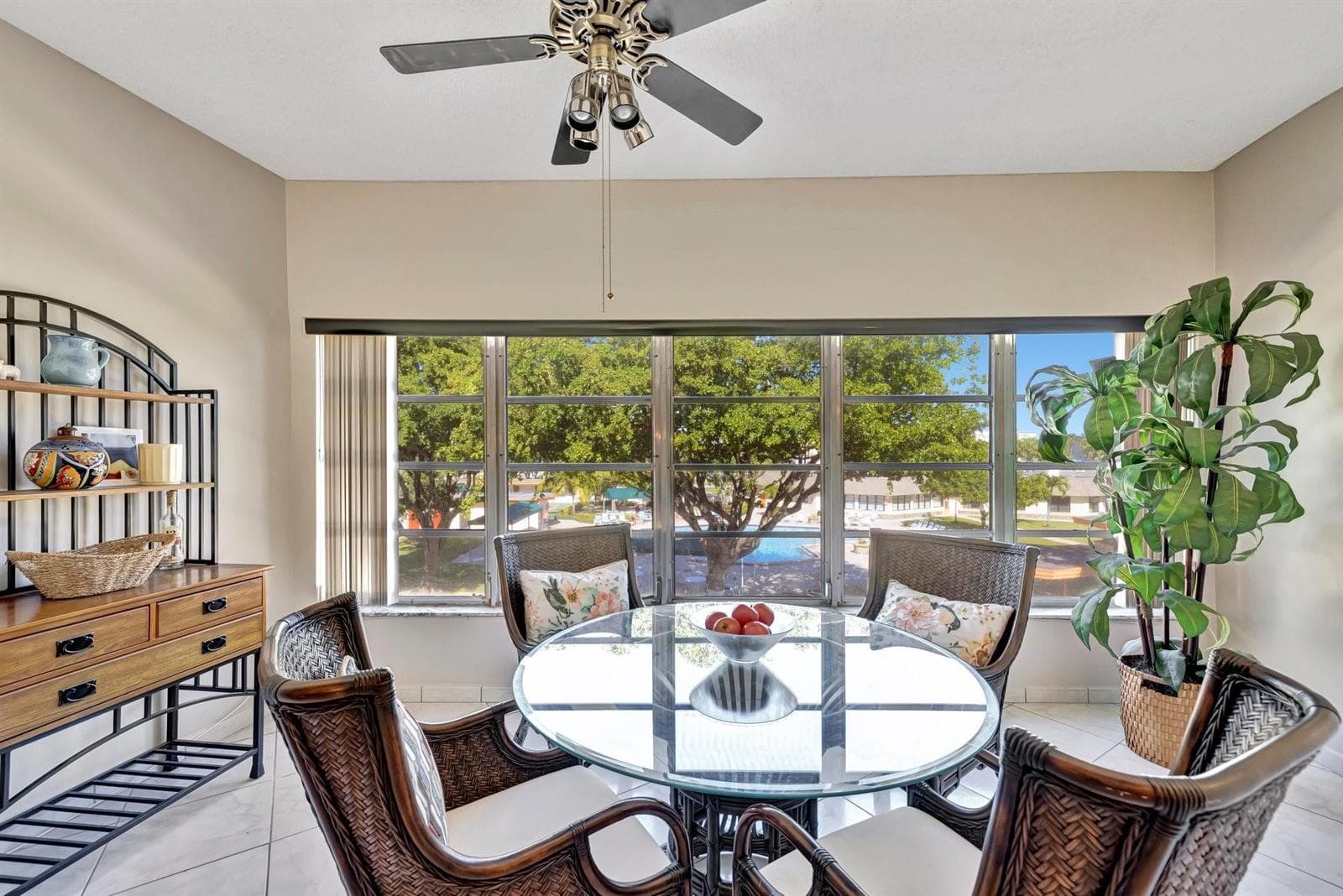 4270 NW 40th Street # 302, Lauderdale Lakes, FL 33319 — zdjęcie 5