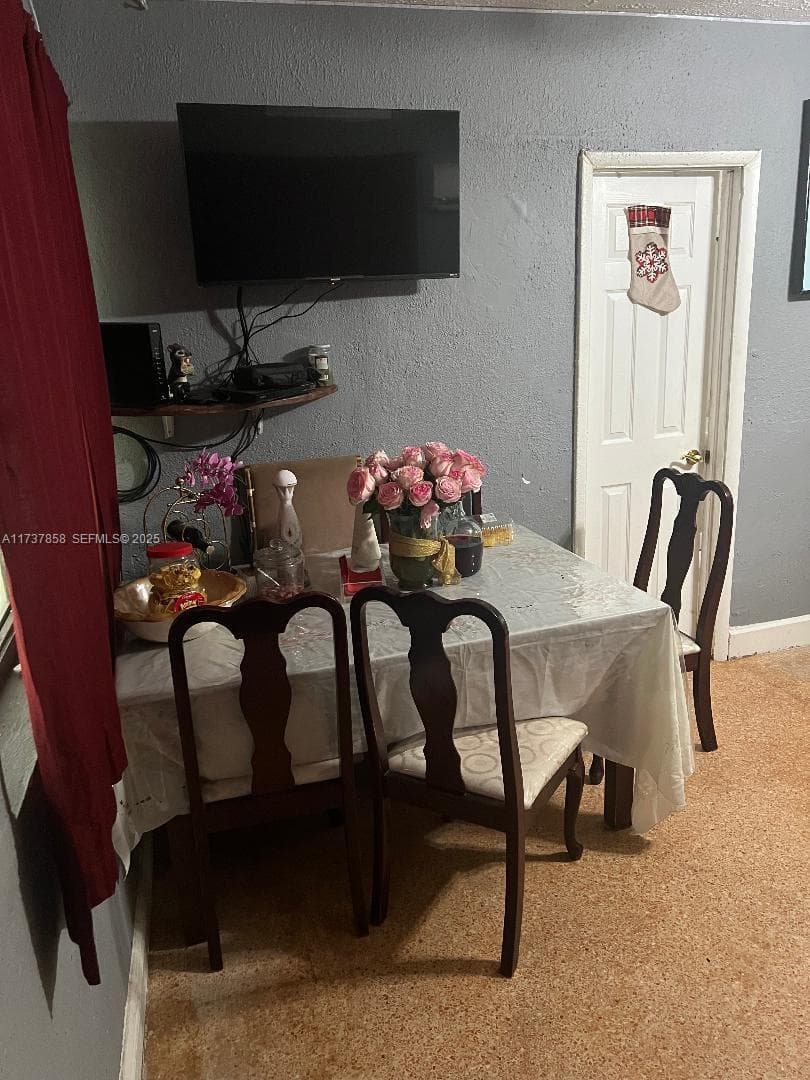 2381 NE 137 ST, North Miami Beach, FL 33181 — zdjęcie 3