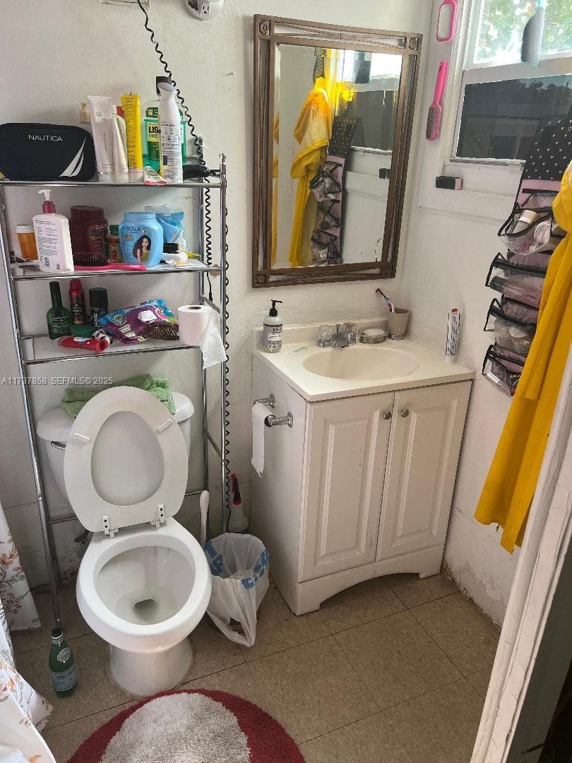 2381 NE 137 ST, North Miami Beach, FL 33181 — zdjęcie 5