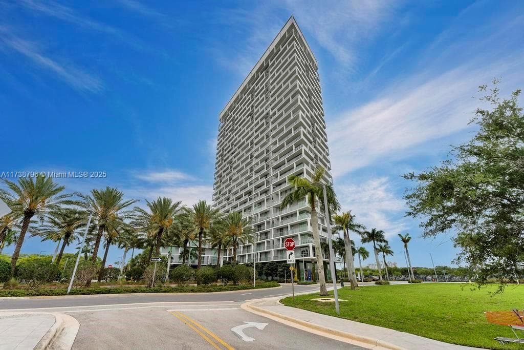 2000 Metropica Way # 2307, Sunrise, FL 33323