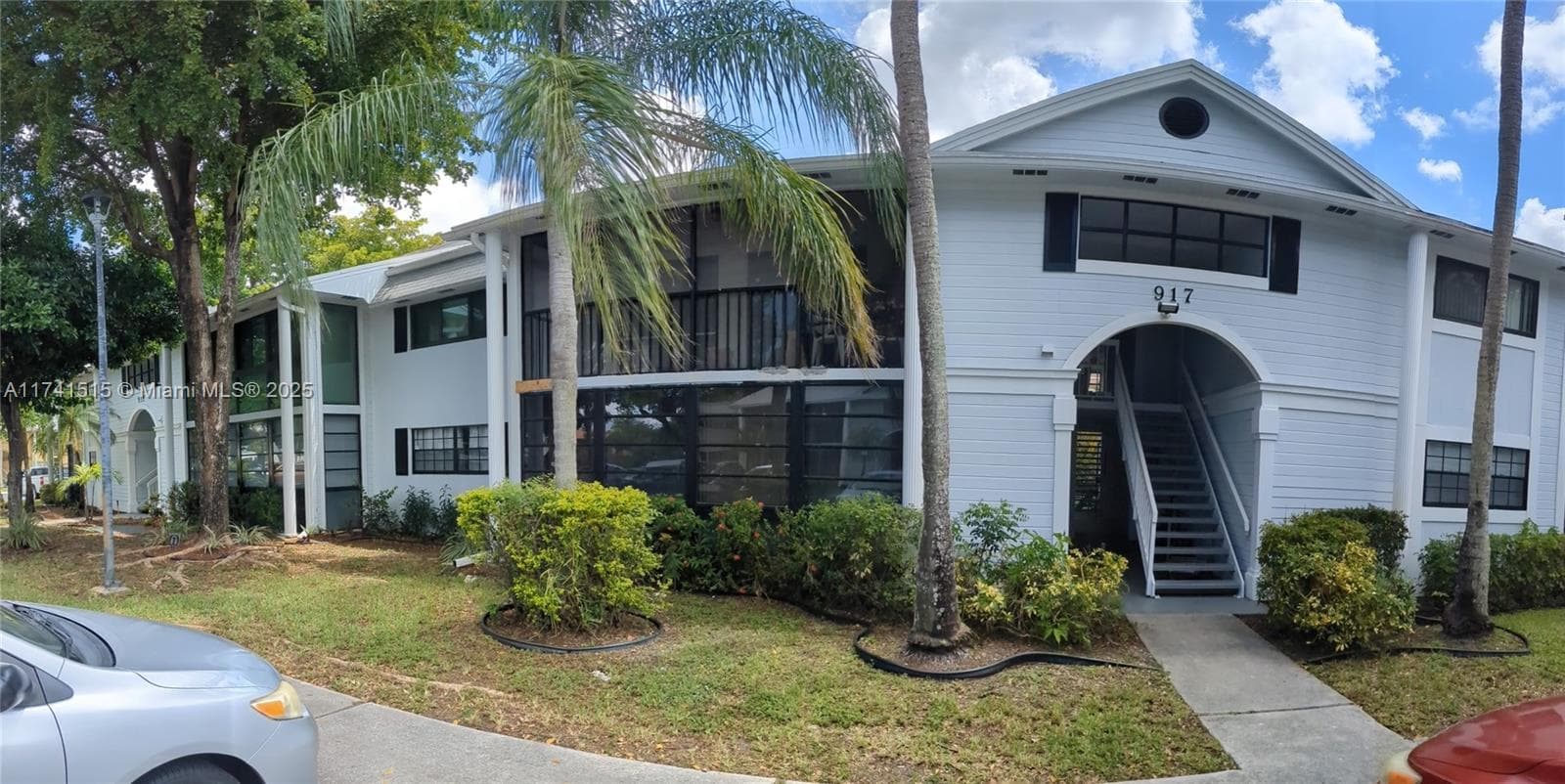 917 NE 199th St # 206, Miami, FL 33179