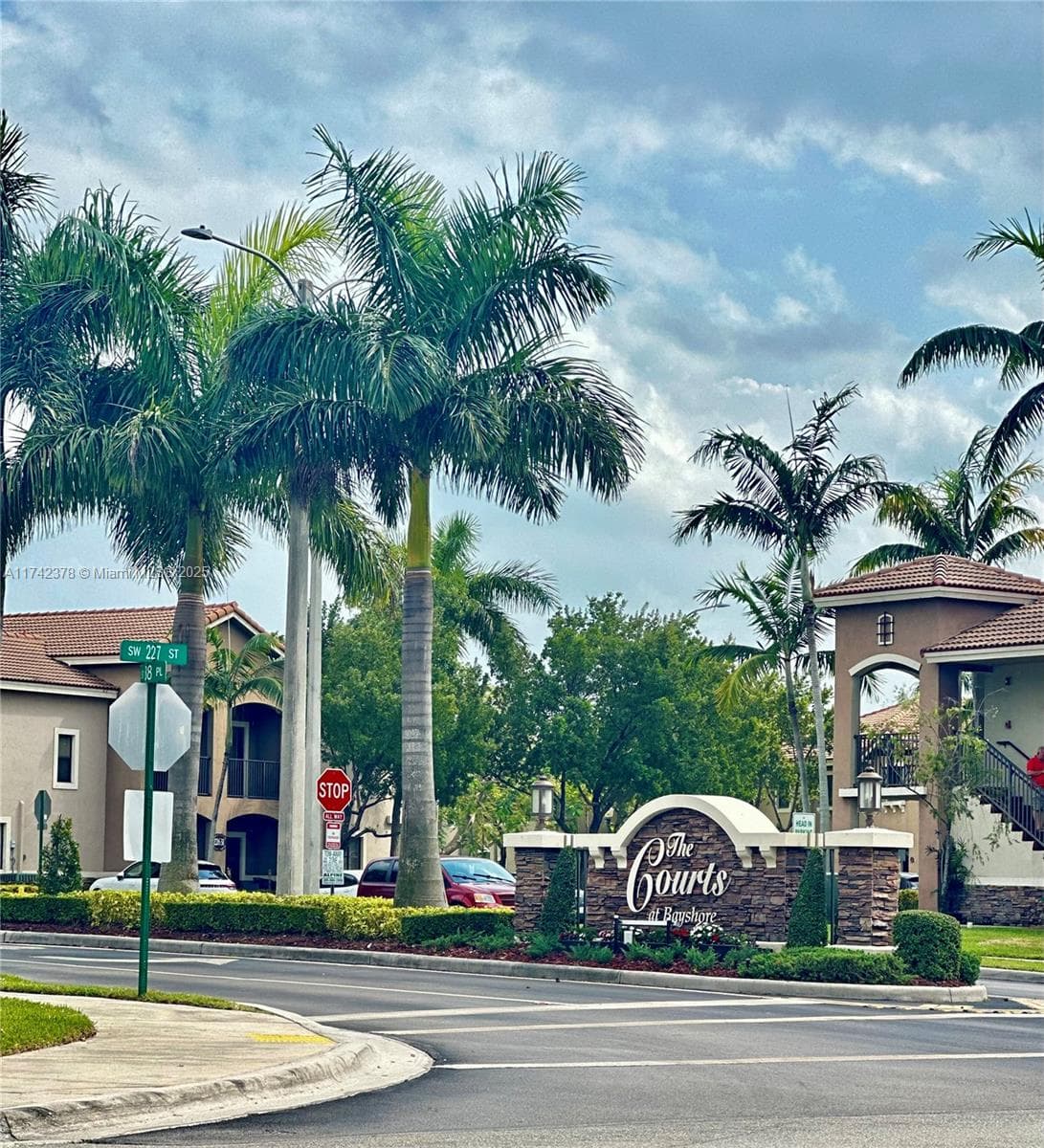 22441 SW 88th Pl # 301-5, Cutler Bay, FL 33190