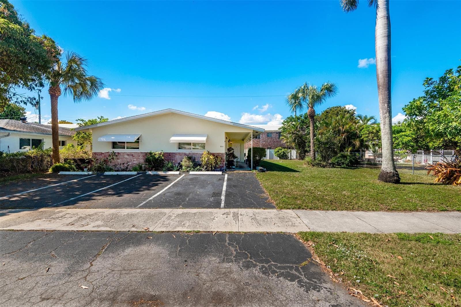 321 SE 1st Avenue, Pompano Beach, FL 33060 — zdjęcie 2