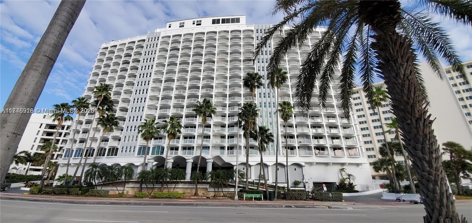 5401 Collins Ave # 628, Miami Beach, FL 33140 — zdjęcie 2