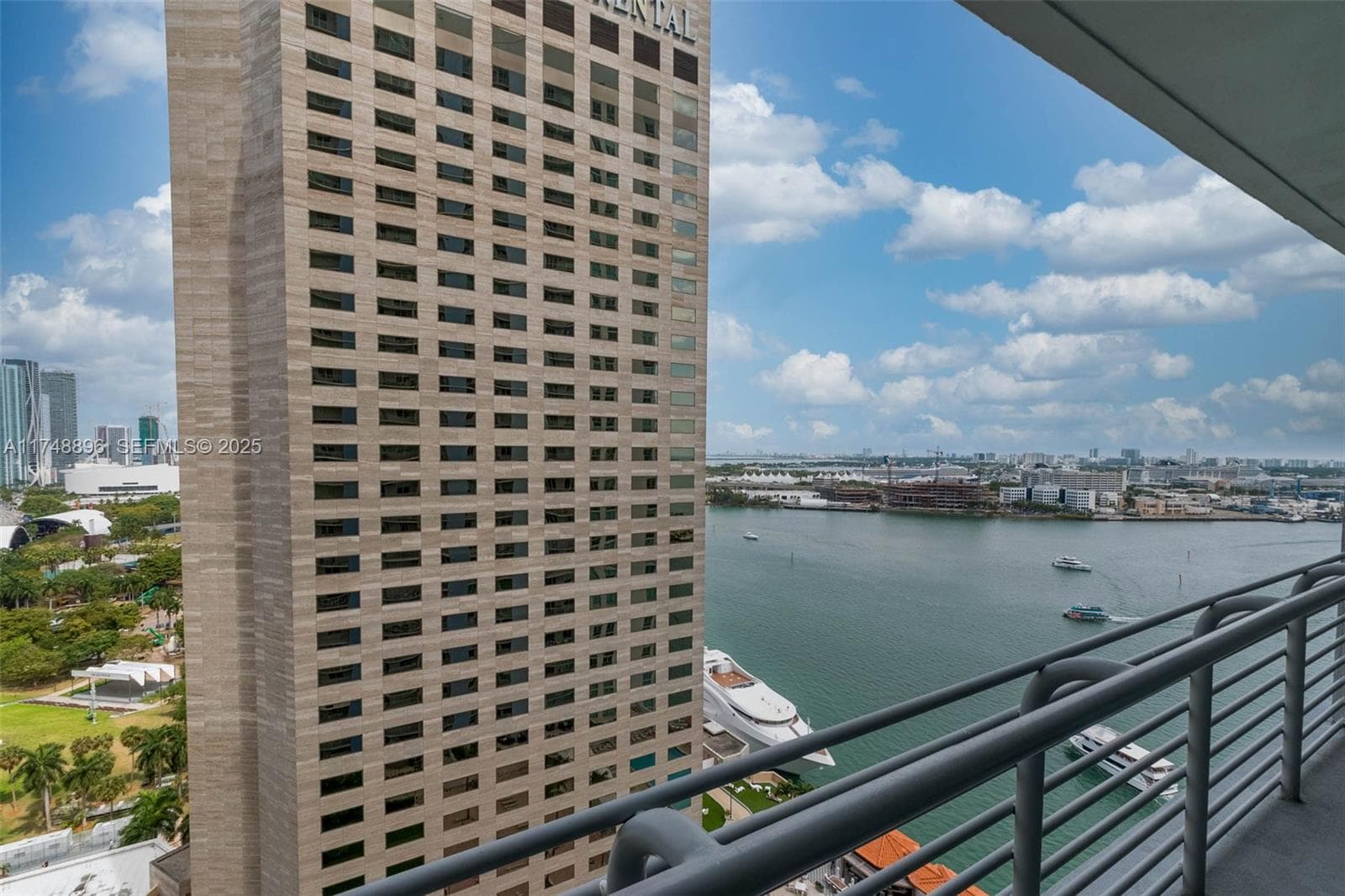 335 S Biscayne Blvd # 2402, Miami, FL 33131 — zdjęcie 2