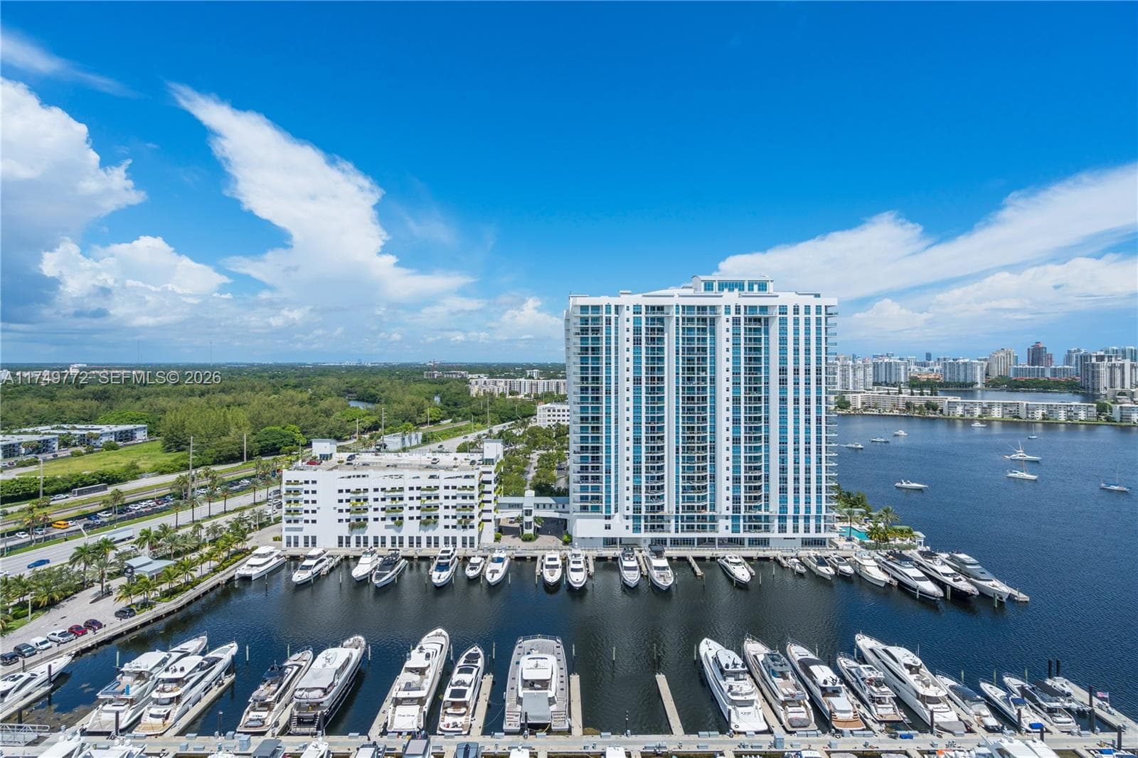 17111 Biscayne Blvd # 2001, North Miami Beach, FL 33160 — zdjęcie 4