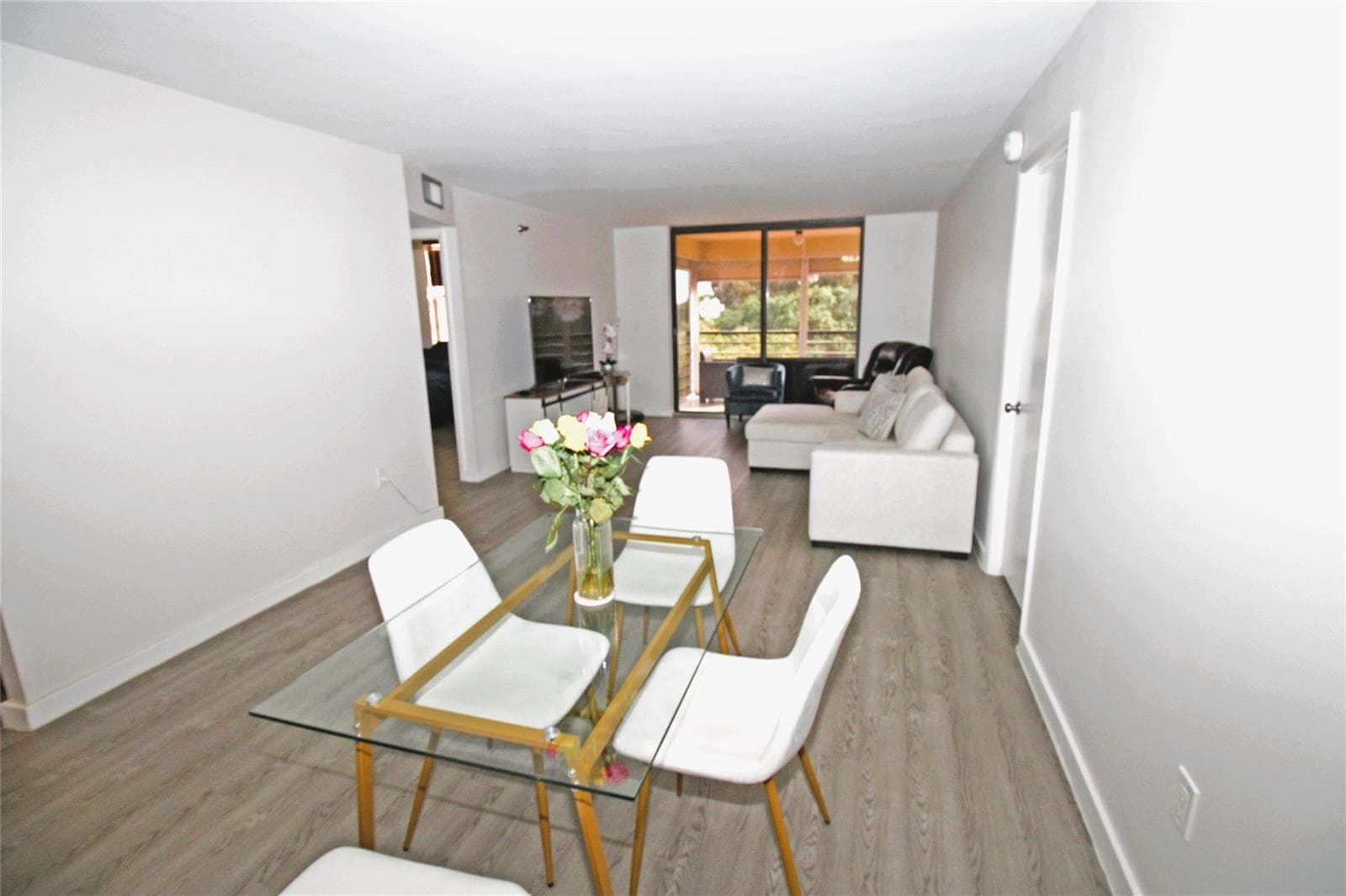1100 Saint Charles Place # 521, Pembroke Pines, FL 33026 — zdjęcie 3