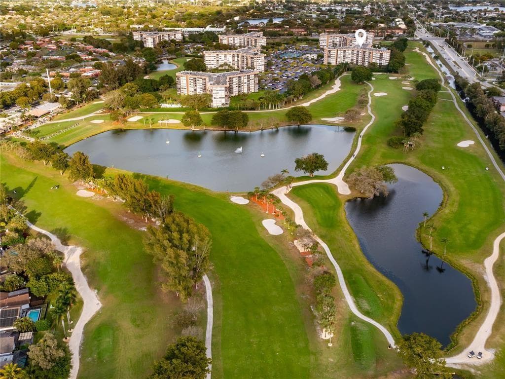 1100 Saint Charles Place # 521, Pembroke Pines, FL 33026 — zdjęcie 5