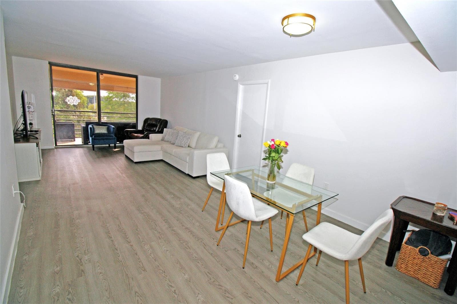 1100 Saint Charles Place # 521, Pembroke Pines, FL 33026 — zdjęcie 4