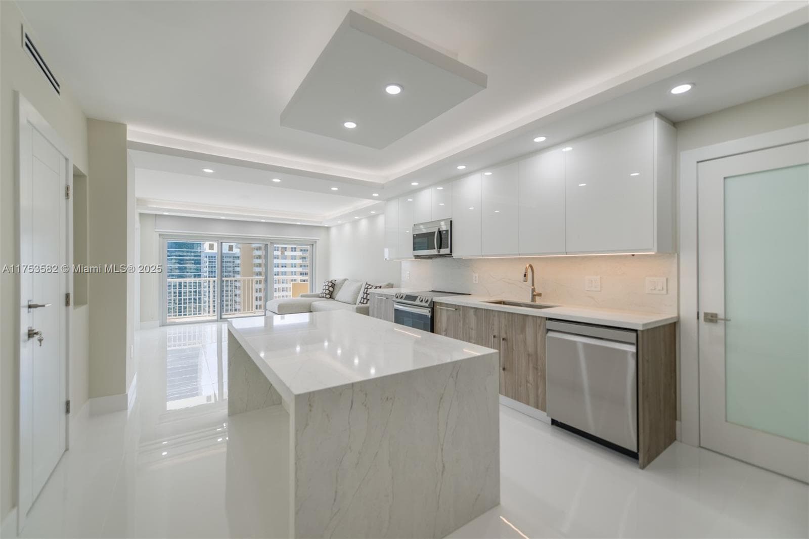 1950 S Ocean Dr # 20L, Hallandale Beach, FL 33009 — zdjęcie 2