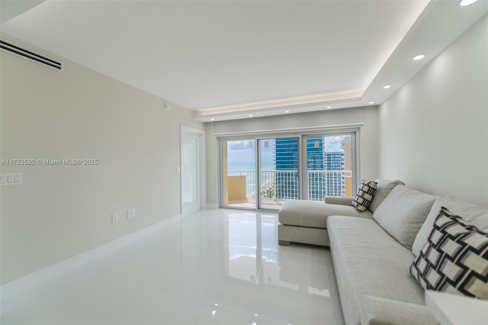 1950 S Ocean Dr # 20L, Hallandale Beach, FL 33009 — zdjęcie 4