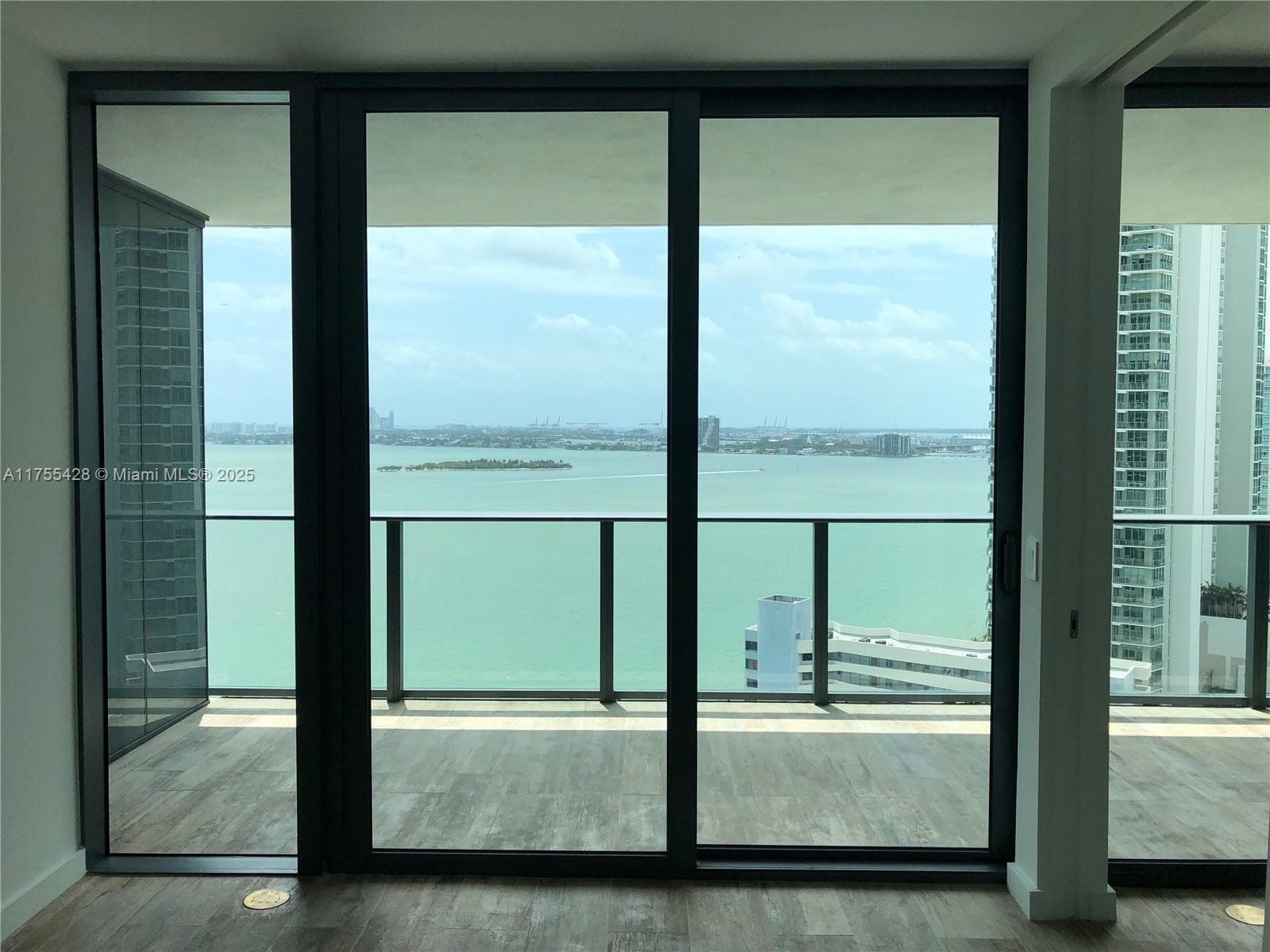 650 NE 32nd St # 2006, Miami, FL 33137