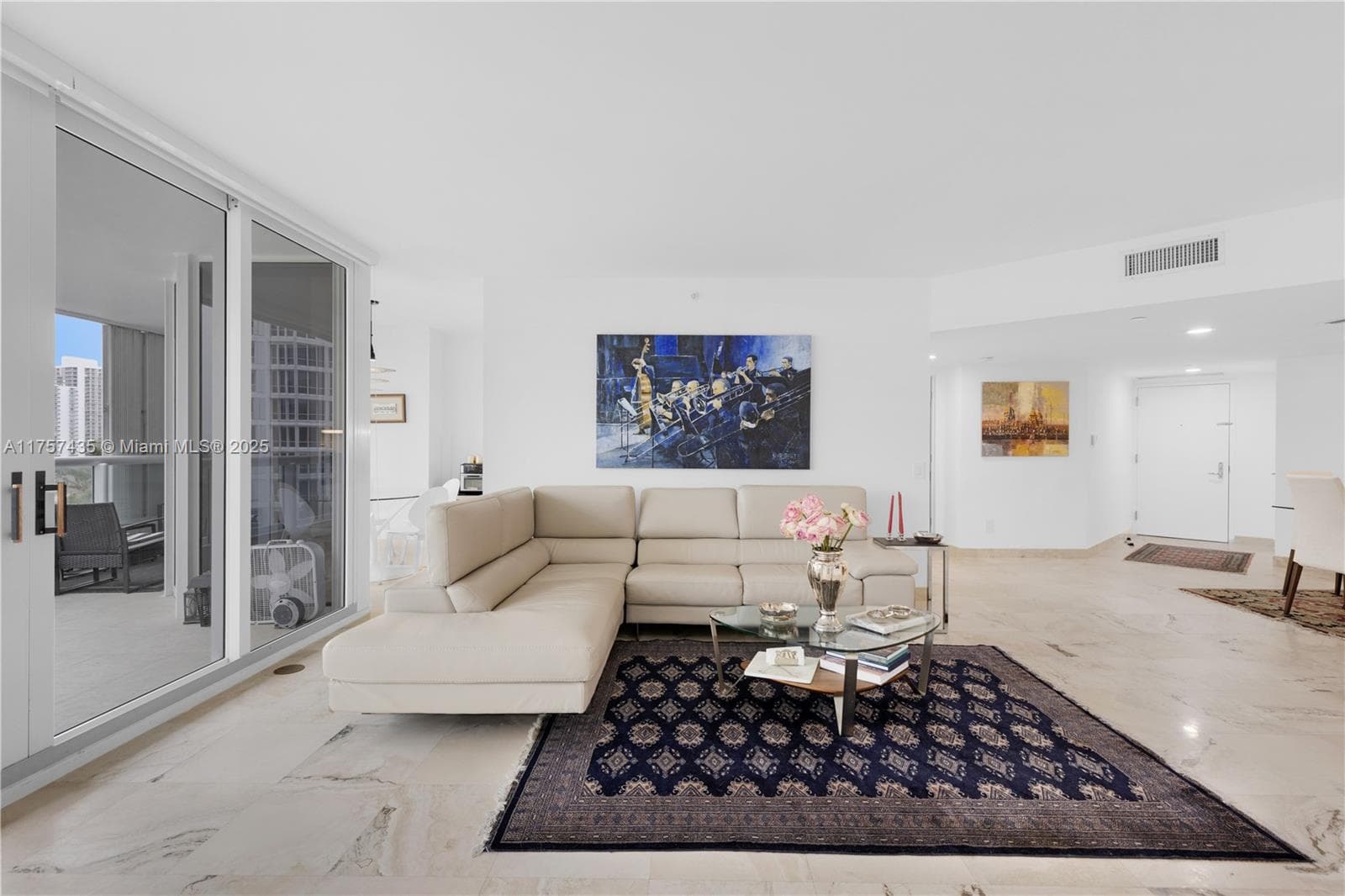 21055 Yacht Club Dr # 902, Aventura, FL 33180