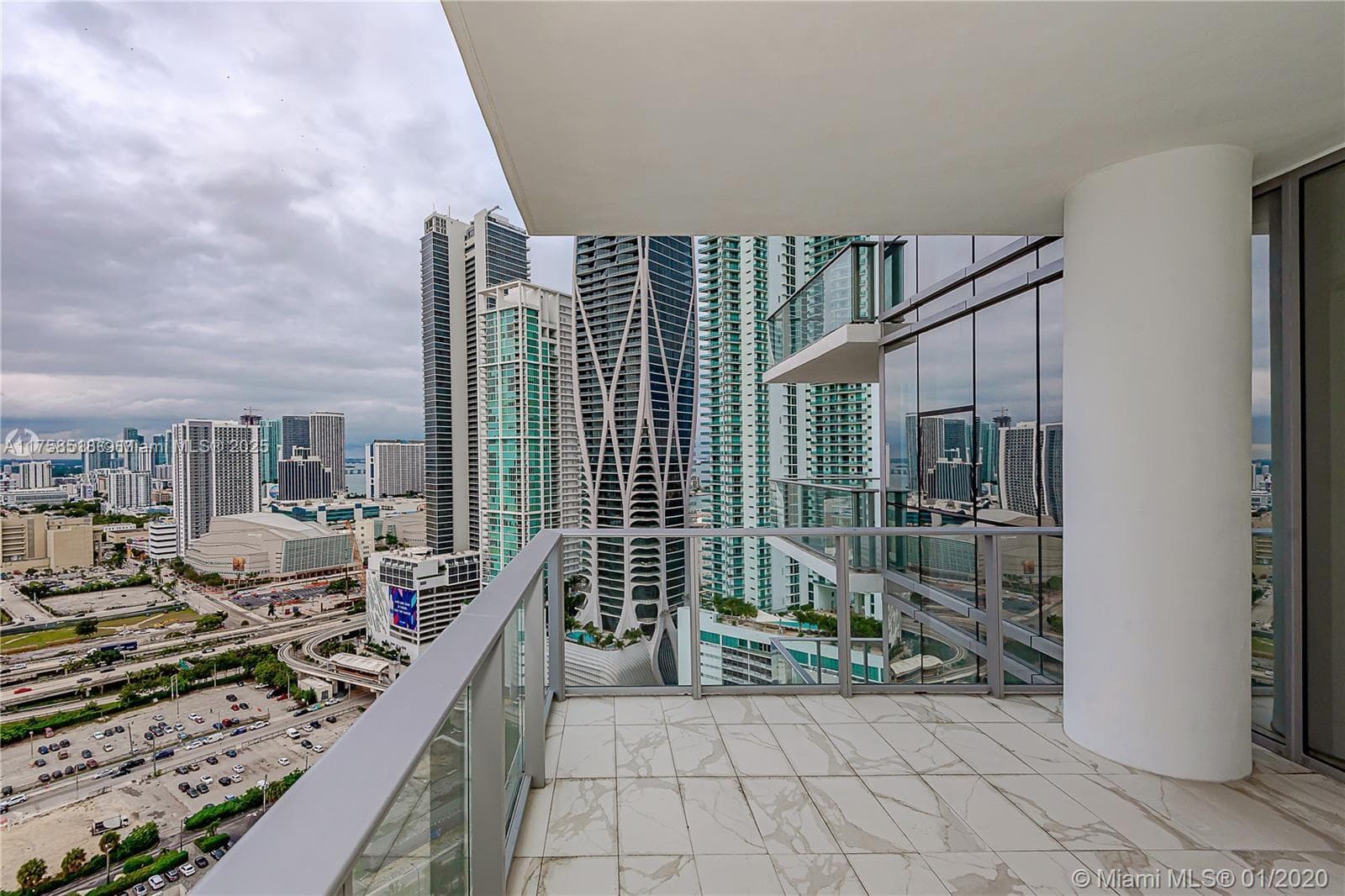 851 NE 1st Ave # 2600, Miami, FL 33132 — zdjęcie 2