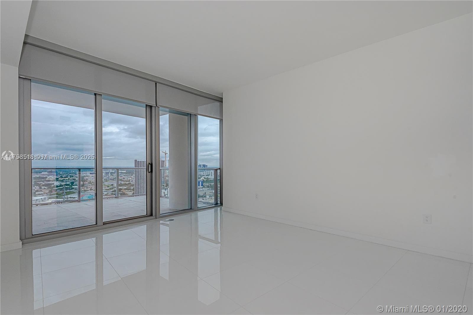 851 NE 1st Ave # 2600, Miami, FL 33132 — zdjęcie 3