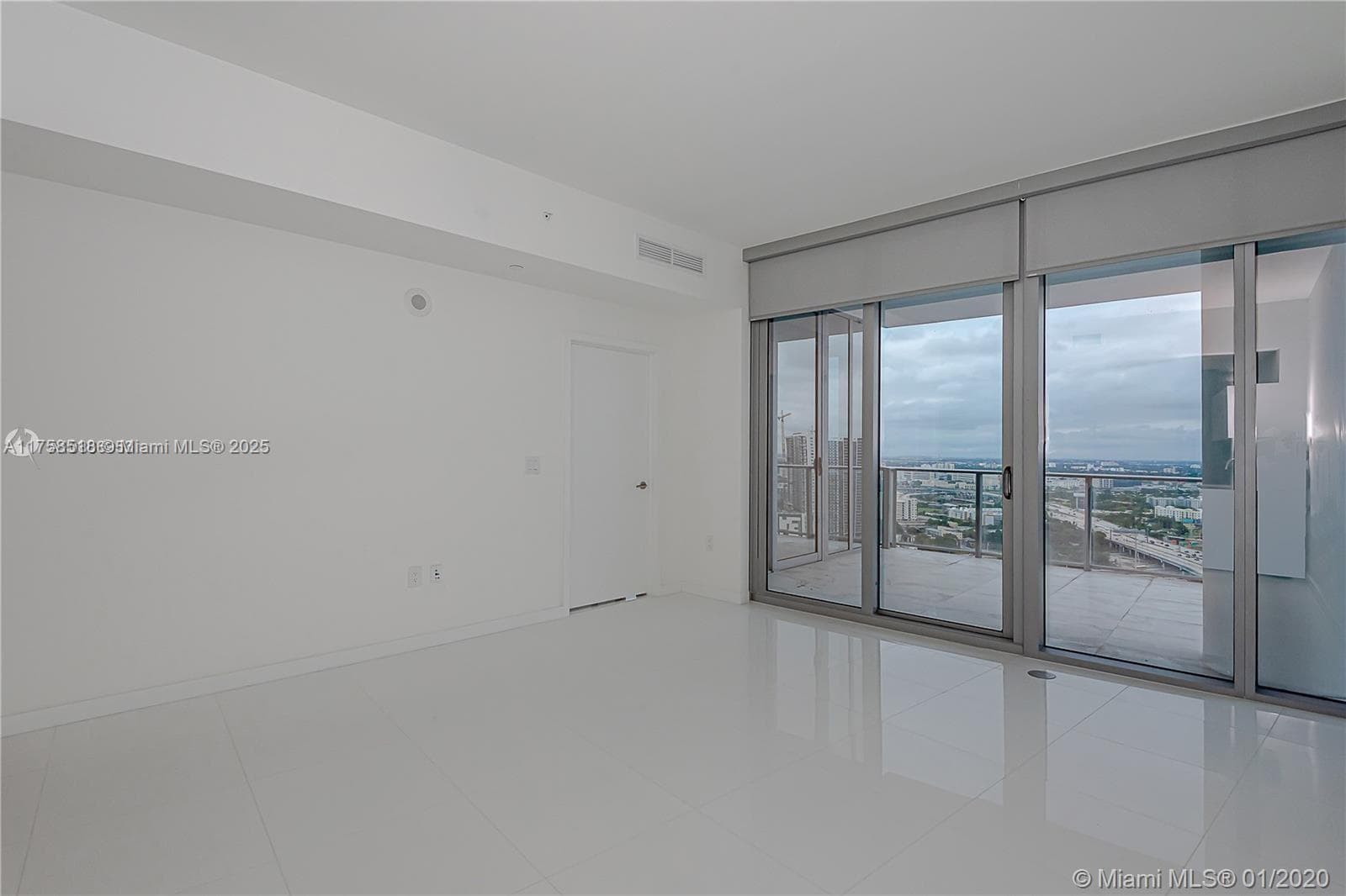 851 NE 1st Ave # 2600, Miami, FL 33132 — zdjęcie 4