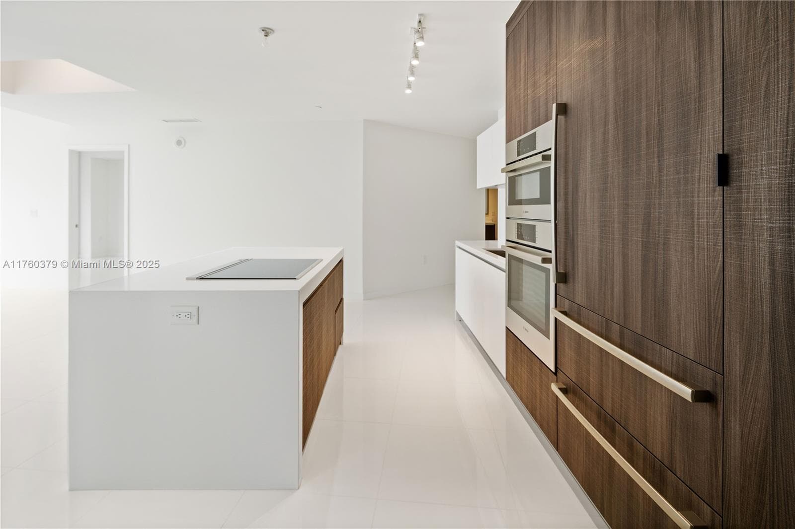 851 NE 1st Ave # 4203, Miami, FL 33132 — zdjęcie 4