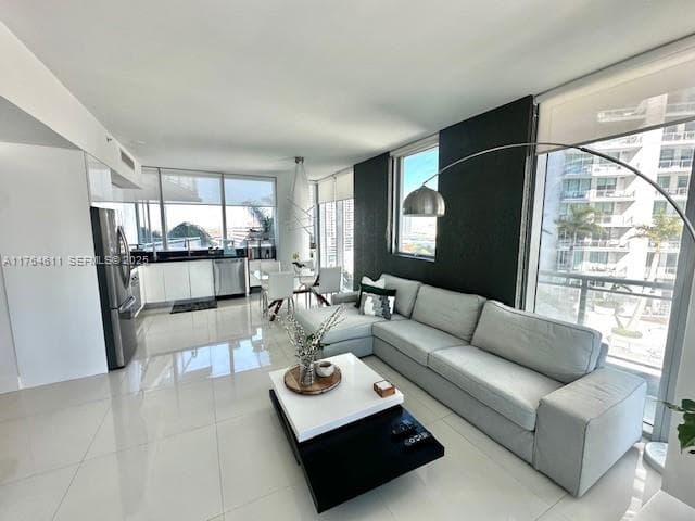 92 SW 3rd St # 1410, Miami, FL 33130 — zdjęcie 2