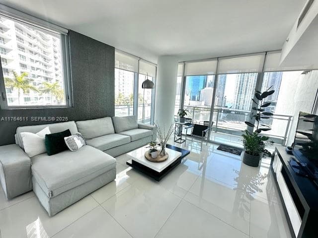 92 SW 3rd St # 1410, Miami, FL 33130 — zdjęcie 3