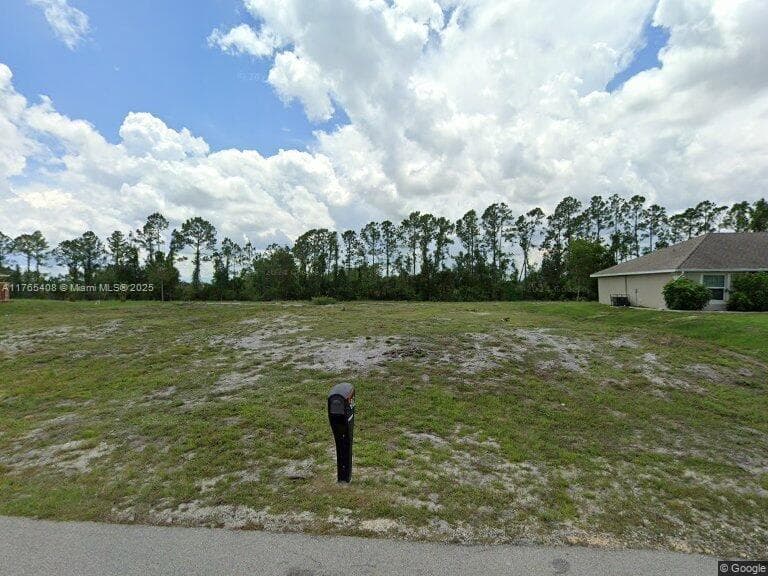 507 Willowbrook Dr., Lehigh Acres, FL 33972