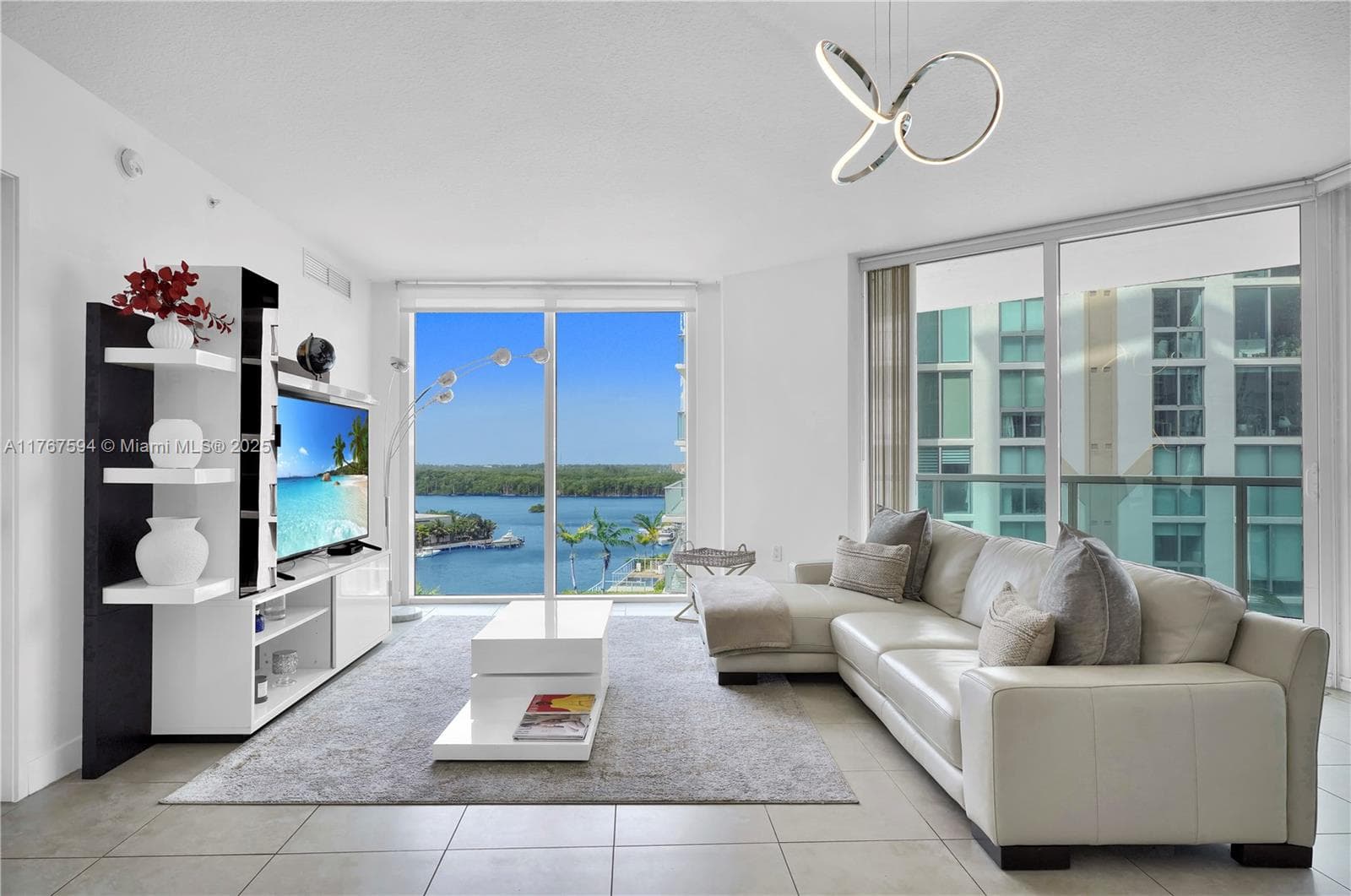 250 Sunny Isles Blvd # 3-904, Sunny Isles Beach, FL 33160 — zdjęcie 2