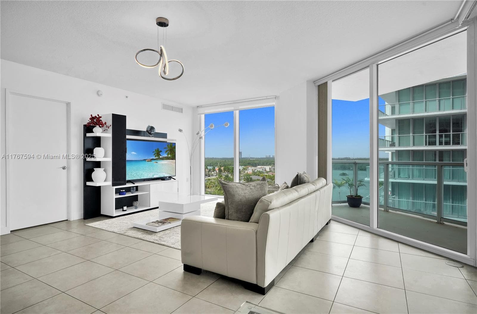 250 Sunny Isles Blvd # 3-904, Sunny Isles Beach, FL 33160 — zdjęcie 3