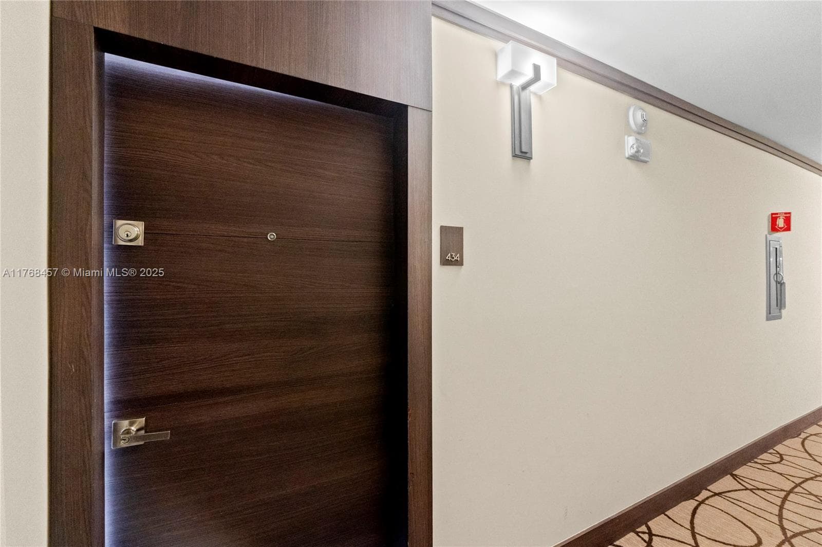 20505 E Country Club Dr # 434, Aventura, FL 33180