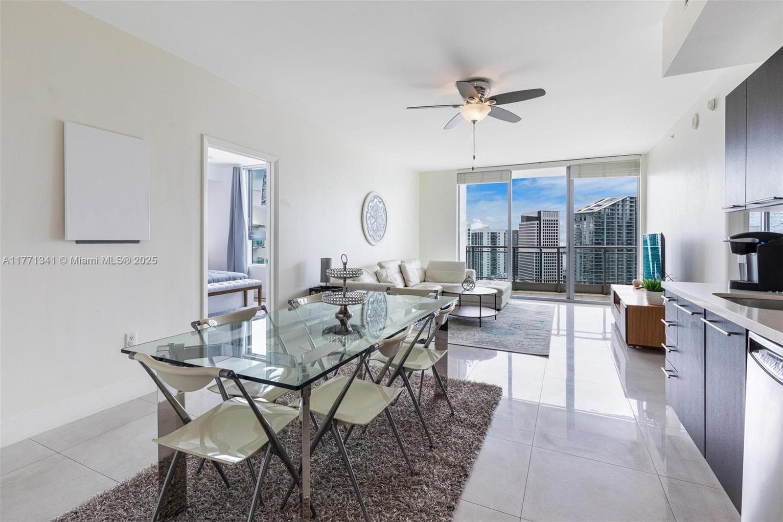 90 SW 3rd St # 4103, Miami, FL 33130 — zdjęcie 3