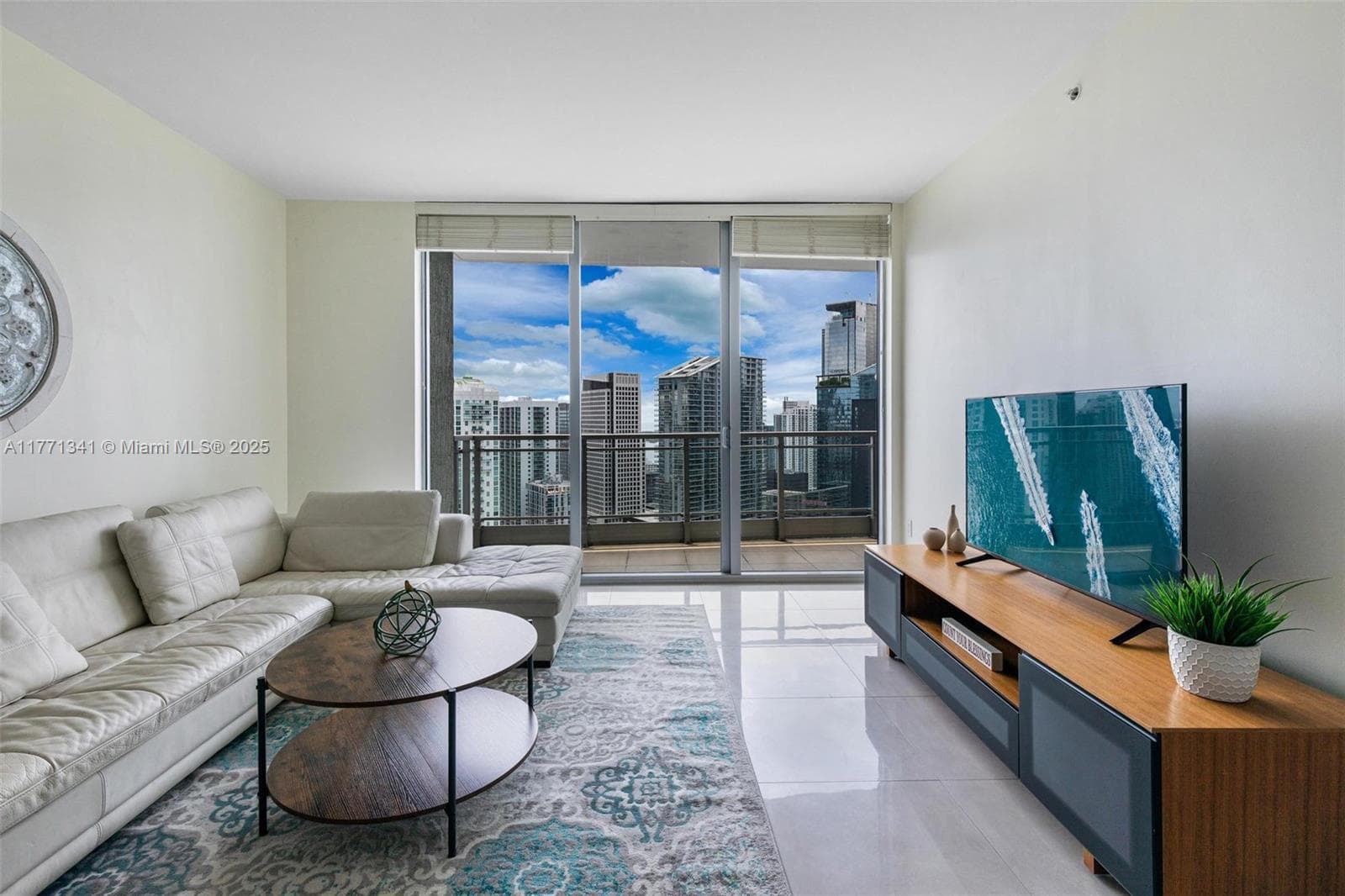 90 SW 3rd St # 4103, Miami, FL 33130 — zdjęcie 4