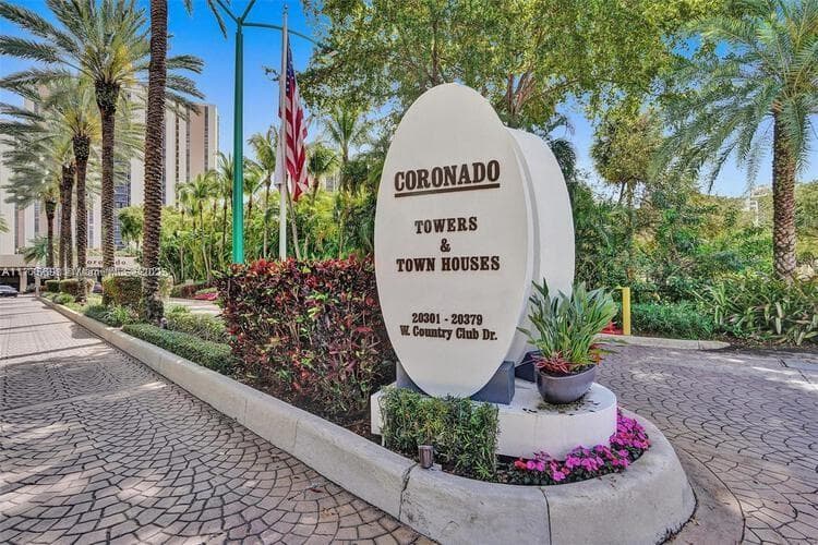 20335 W Country Club Dr # 905, Aventura, FL 33180
