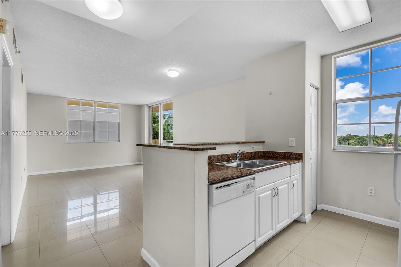 215 SW 42nd Ave # 402, Miami, FL 33134 — zdjęcie 2